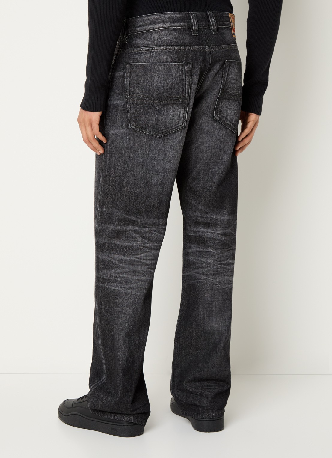 Diesel 1980 loose fit jeans met donkere wassing - achterkant donkergrijs