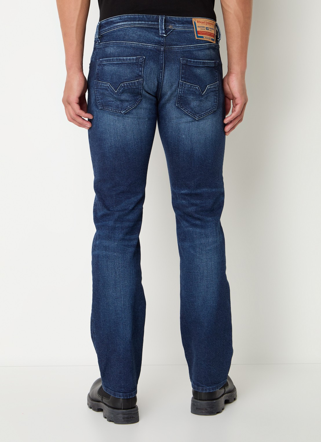 Diesel 1985 Larkee slim fit jeans met donkere wassing - achterkant indigo