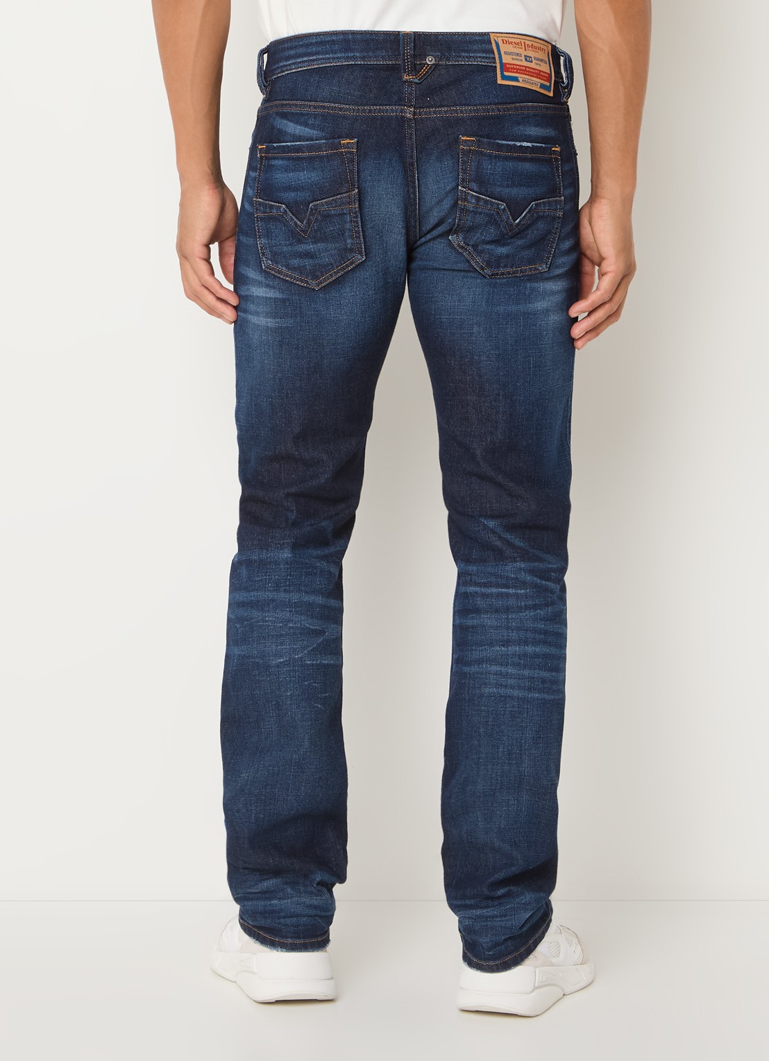 Diesel 1985 Larkee straight leg jeans met donkere wassing - achterkant 5 indigo