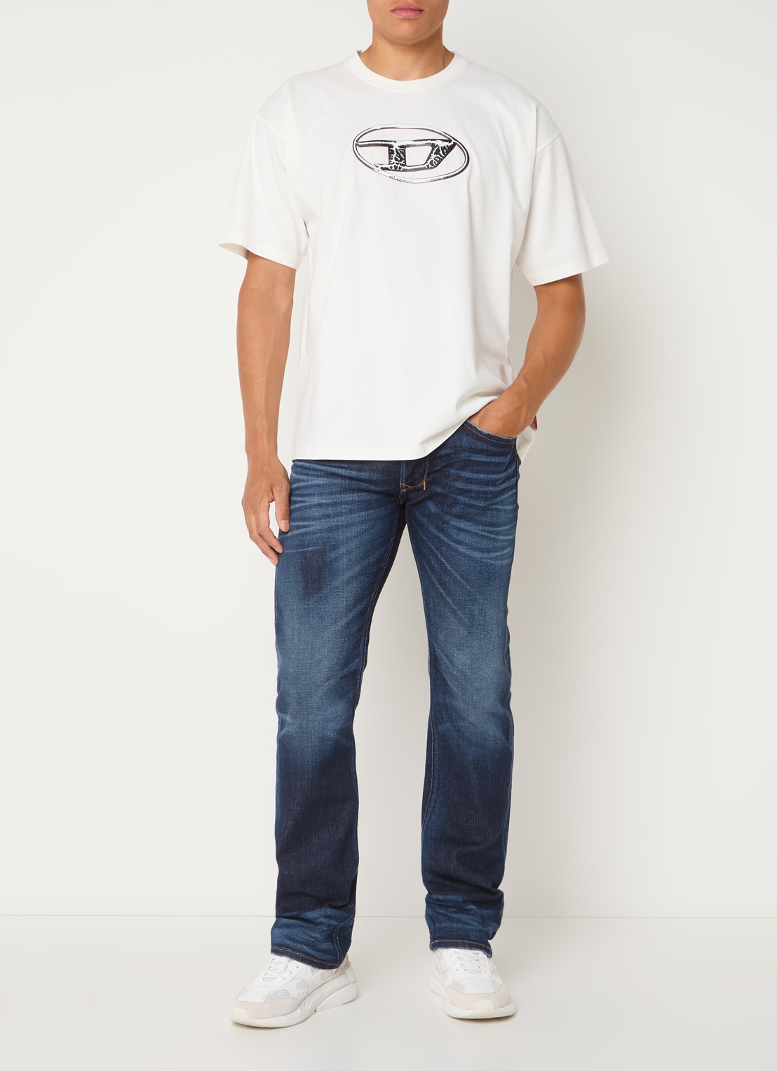 Diesel 1985 Larkee straight leg jeans met donkere wassing - voorkant 2 indigo