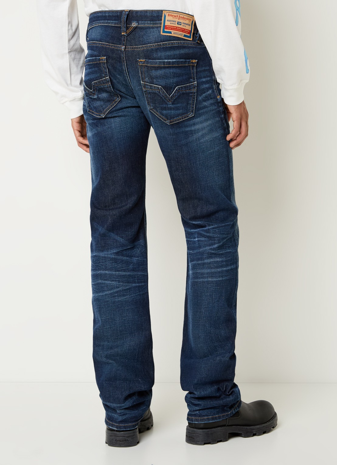 Diesel 1985 Larkee straight leg jeans met donkere wassing - achterkant 3 donkerblauw