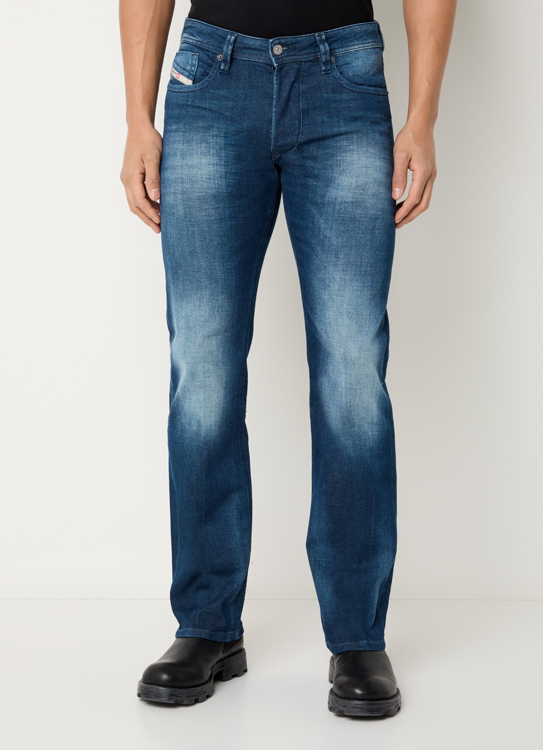Diesel 1985 Larkee straight leg jeans met donkere wassing - detail indigo