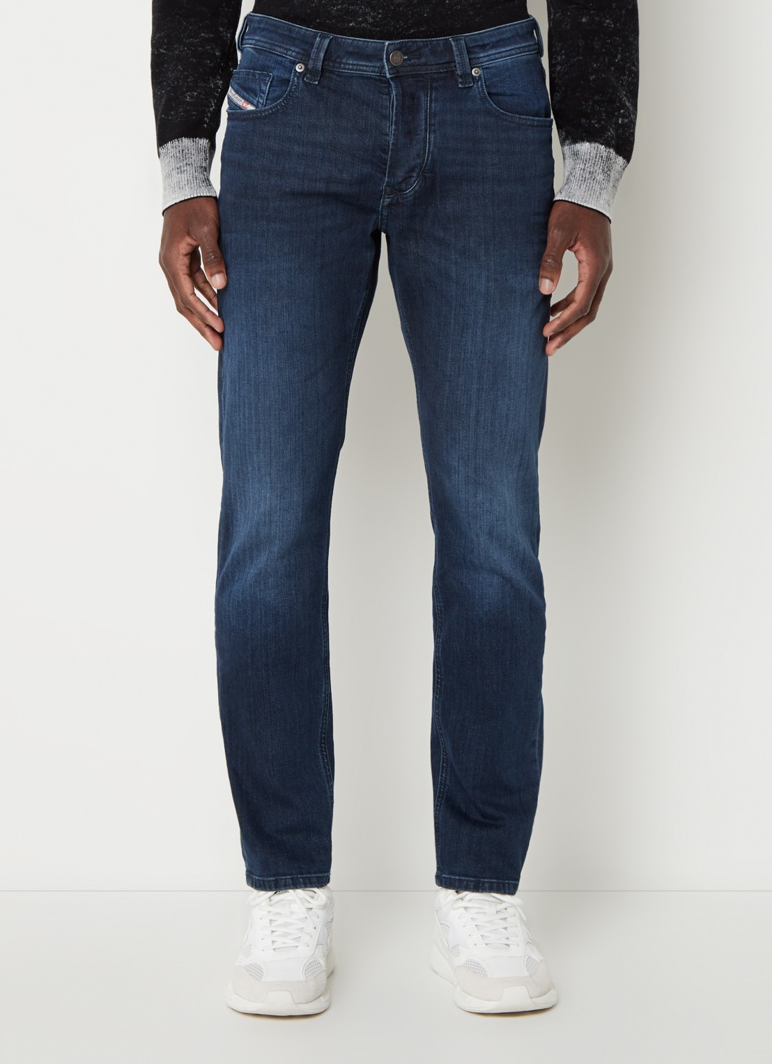 Diesel 1986 Larkee slim fit jeans met donkere wassing  - detail 3 indigo