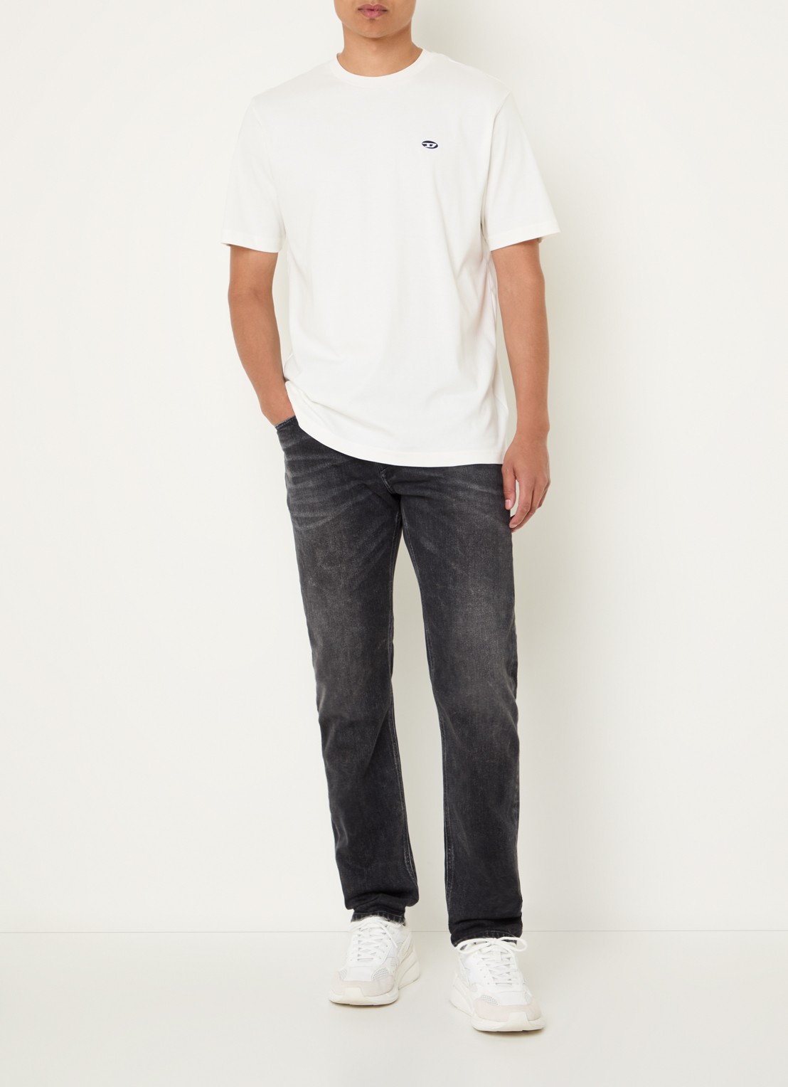 Diesel 1986 Larkee slim fit jeans met gekleurde wassing - voorkant 2 zwart