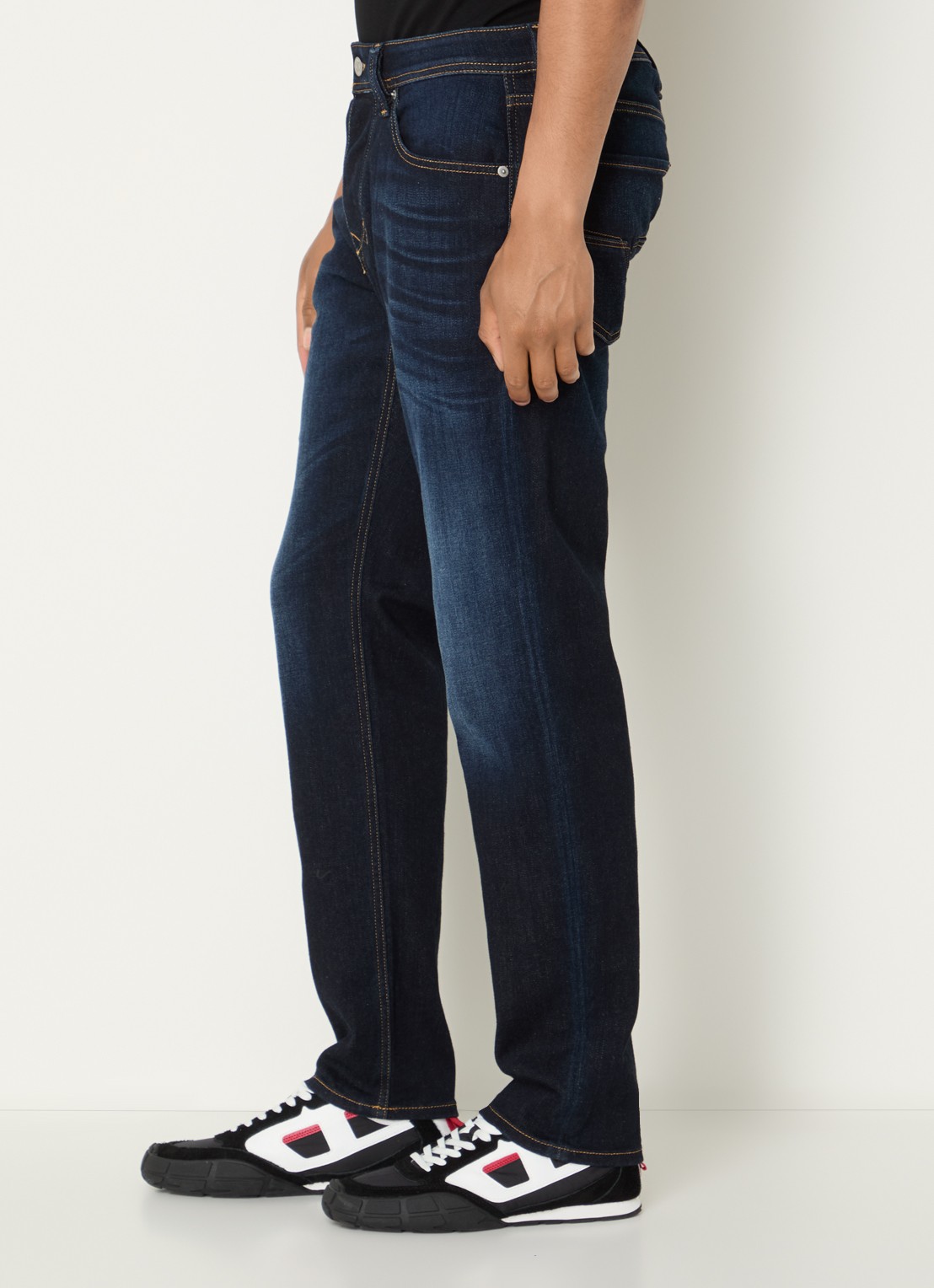 Diesel 1986 Larkee tapered fit jeans met donkere wassing - detail 5 indigo