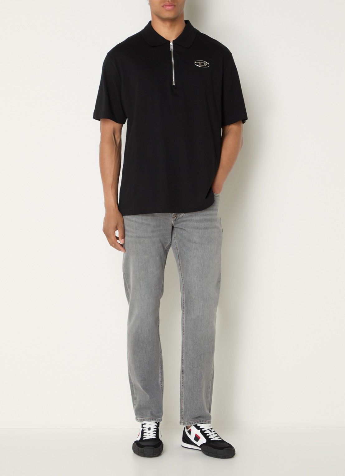 Diesel 1986 Larkee tapered fit jeans met gekleurde wassing - voorkant 5 grijs