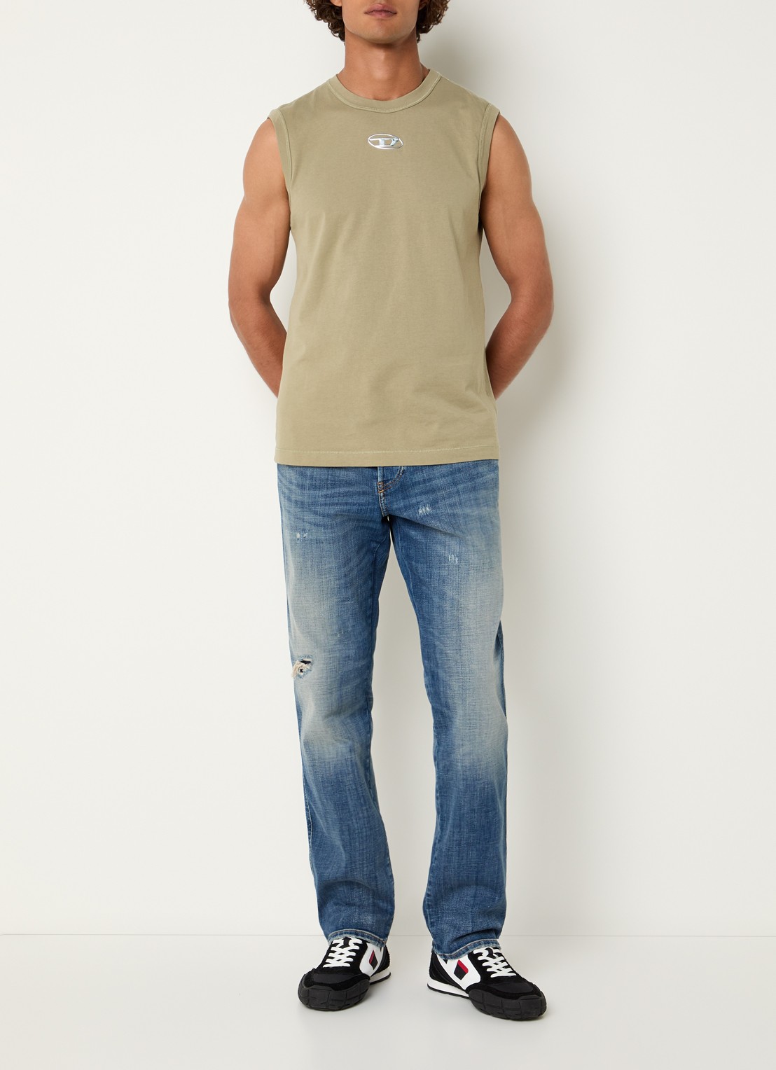 Diesel 1993 D-Vyl slim fit jeans met destroyed afwerking - voorkant 4 indigo