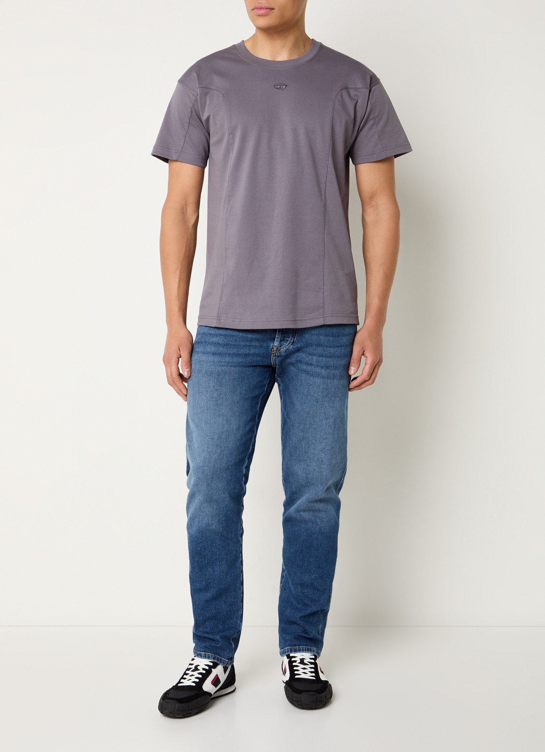 Diesel 1993 D-VYL slim fit jeans met medium wassing - voorkant 2 indigo