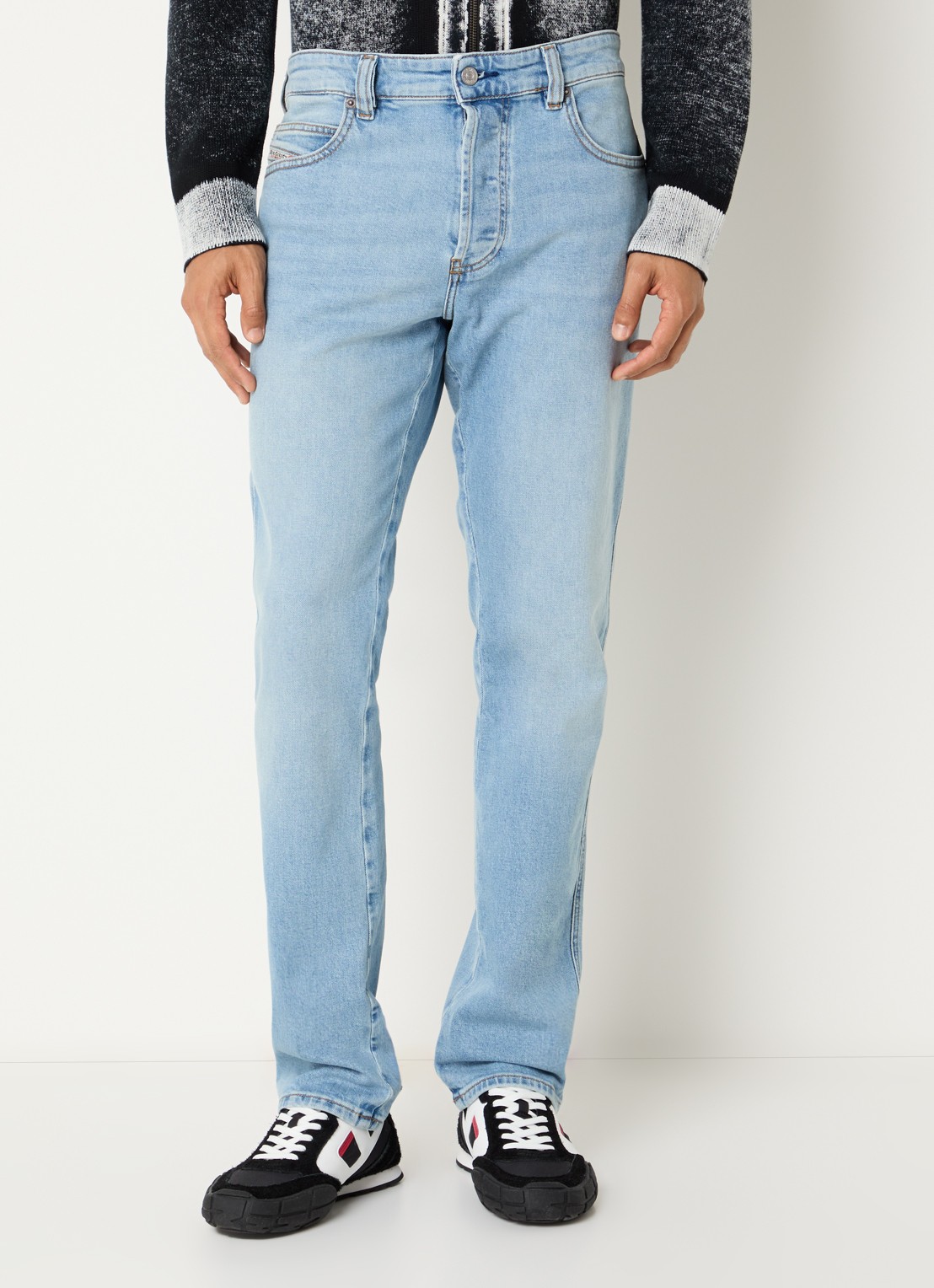 Diesel 1993 D-VYL slim fit jeans met medium wassing - detail indigo