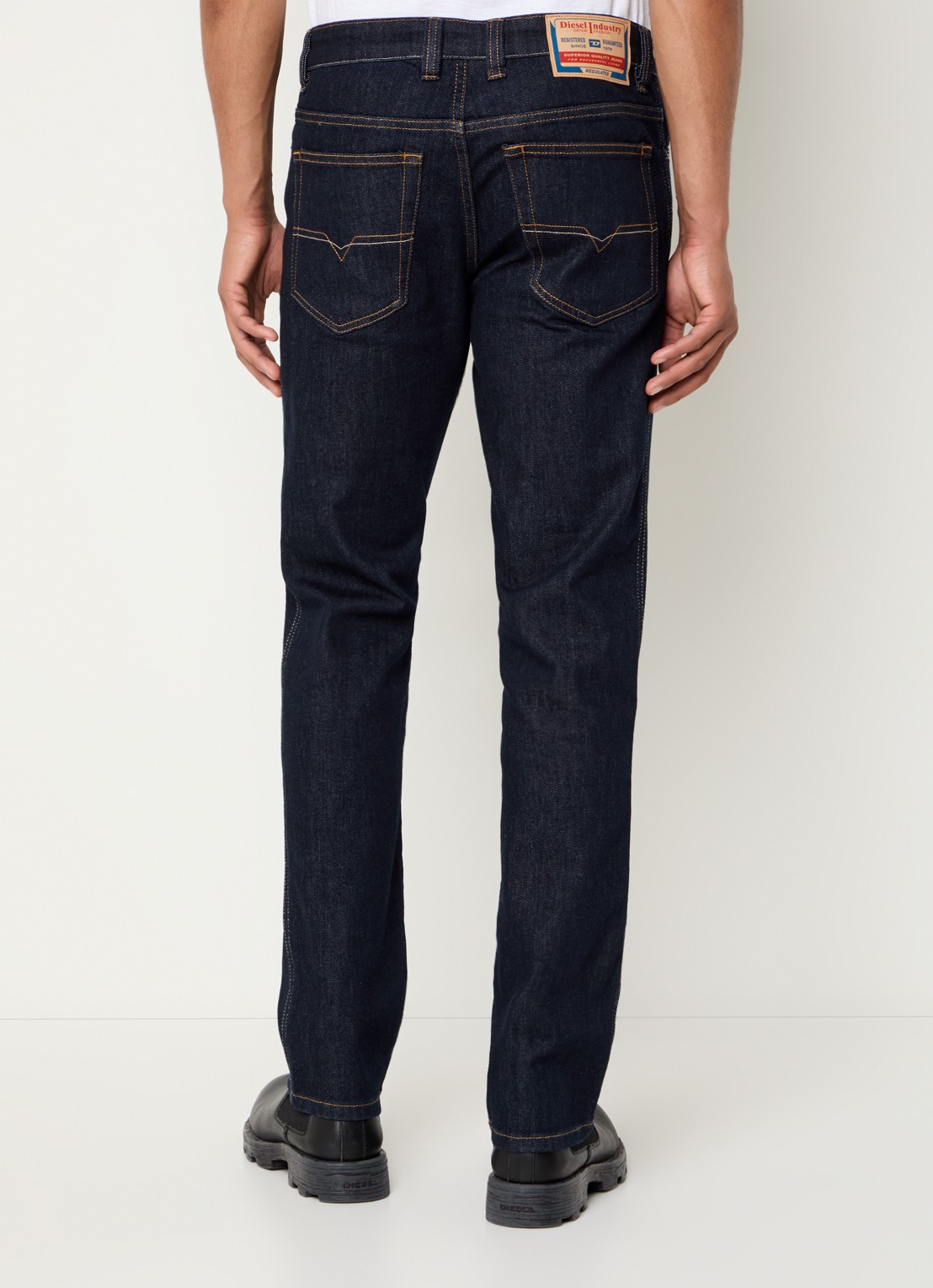Diesel 1993 D-Vyl straight leg jeans met donkere wassing - achterkant indigo