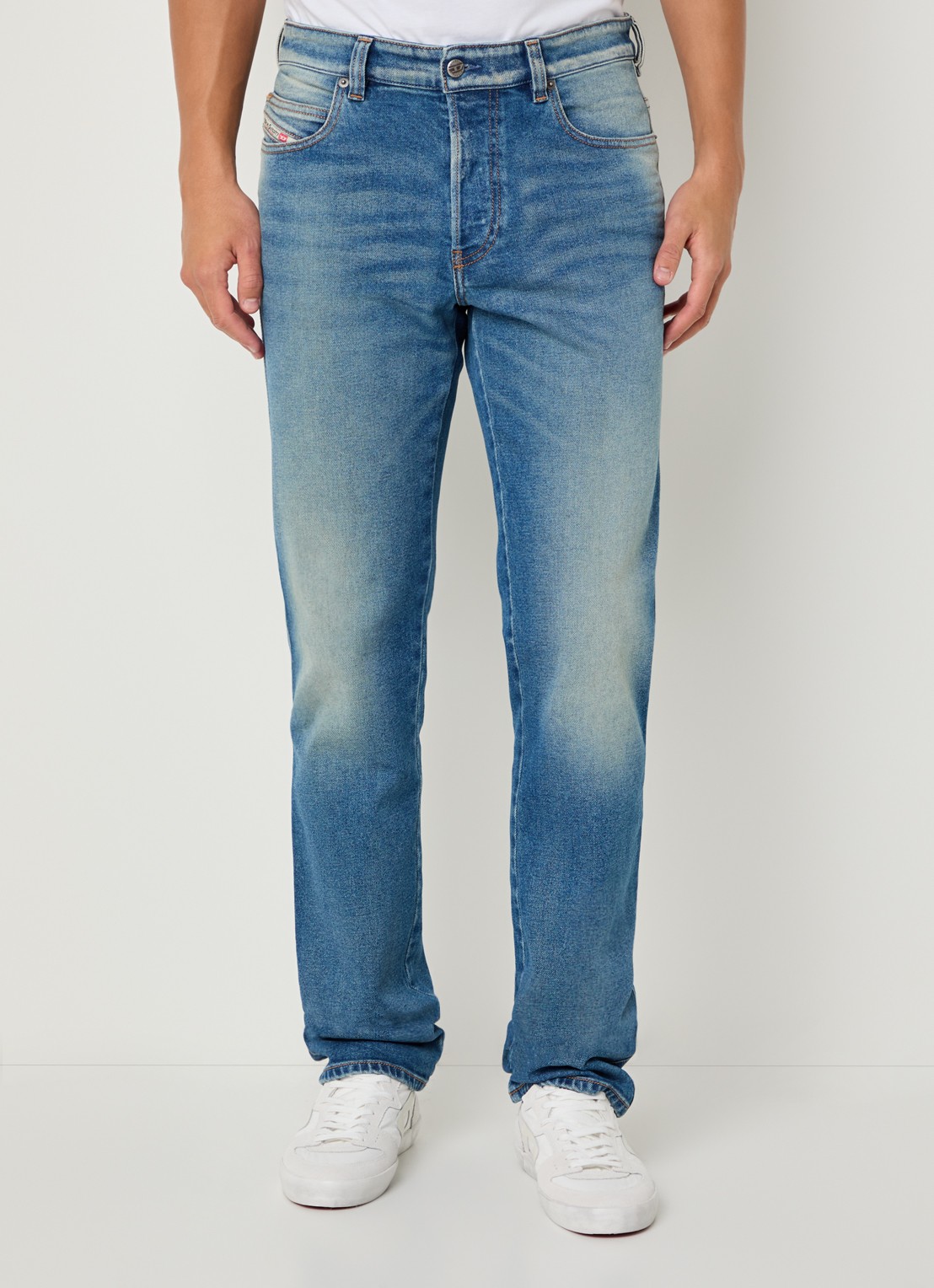 Diesel 1993 D-Vyl straight leg jeans met medium wassing - detail indigo