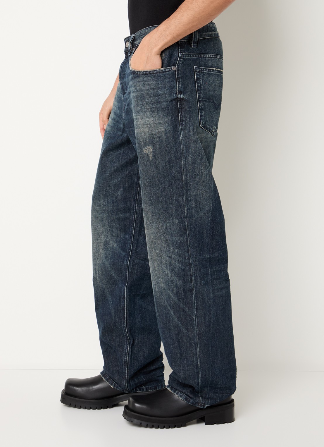 Diesel 2001 D-Macro loose fit jeans met destroyed afwerking - detail 5 indigo