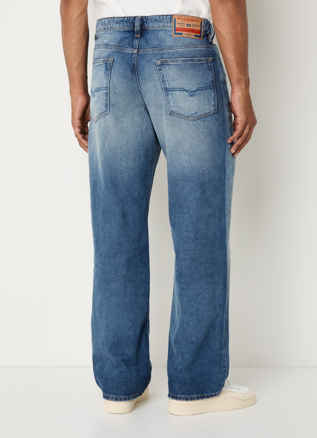 Diesel 2001 D-Macro loose fit jeans met medium wassing - achterkant 5 indigo