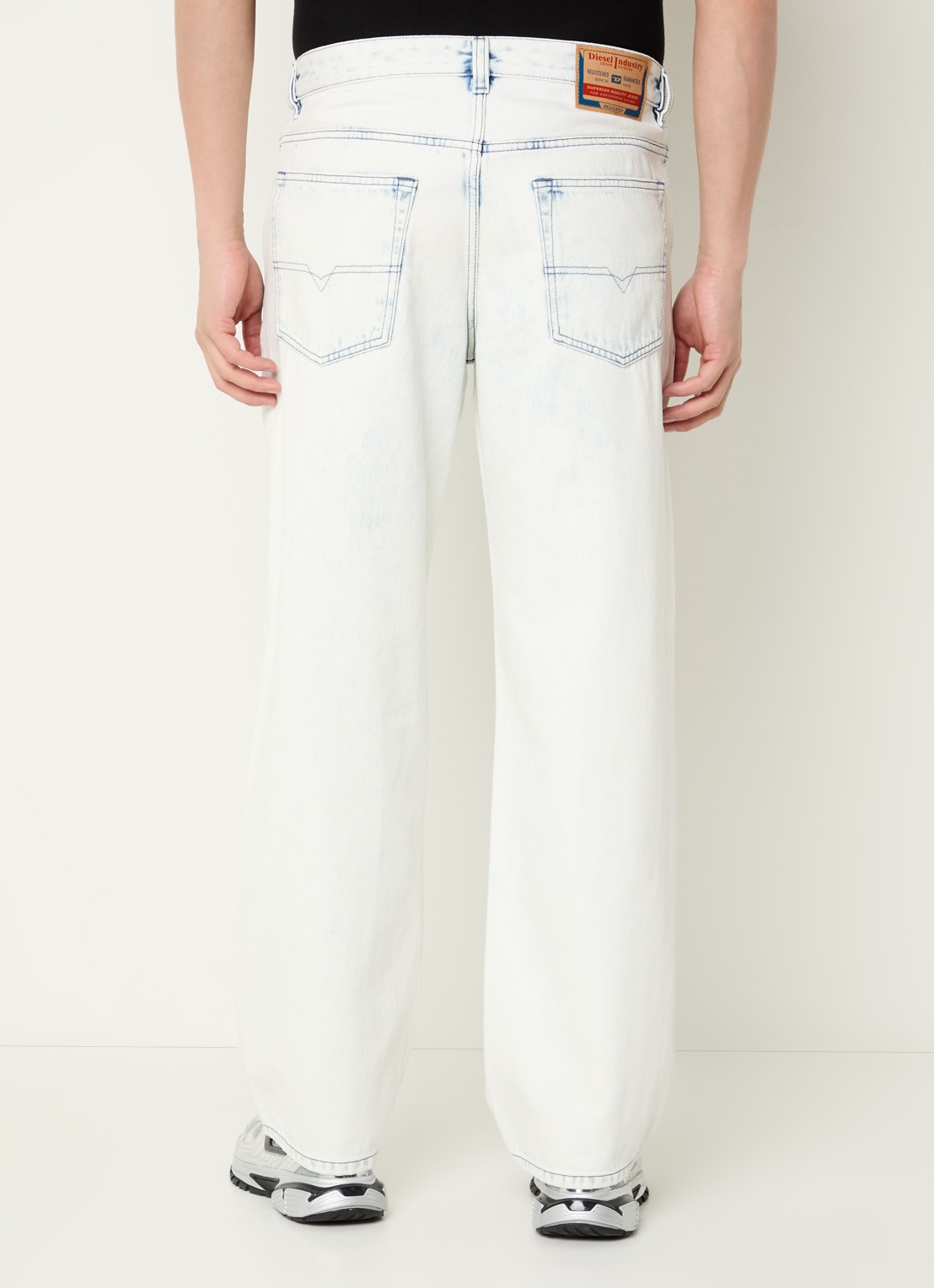 Diesel 2001 D-Marco loose fit jeans met steekzakken - achterkant 5 lichtblauw