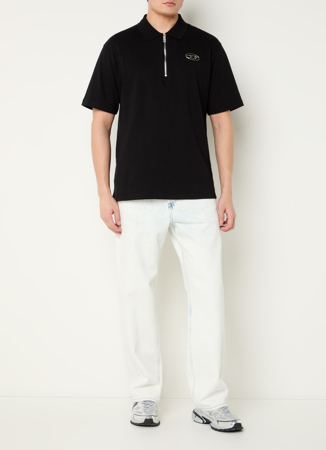 Diesel 2001 D-Marco loose fit jeans met steekzakken - voorkant 4 lichtblauw