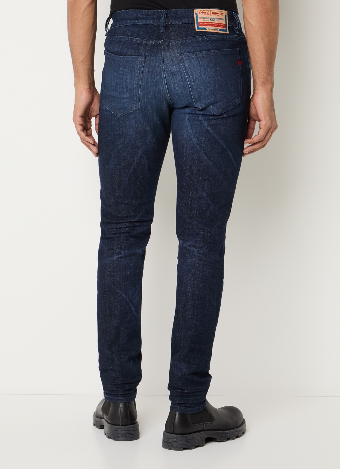 Diesel 2019 D-Strukt slim fit jeans met donkere wassing - achterkant 5 indigo