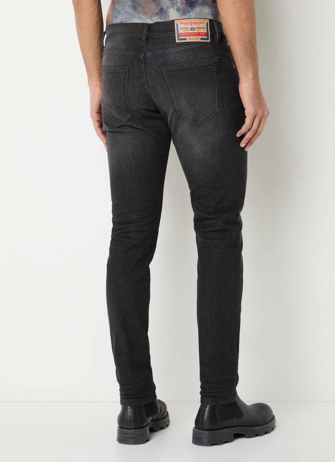 Diesel 2019 D-Strukt slim fit jeans met gekleurde wassing - achterkant antraciet