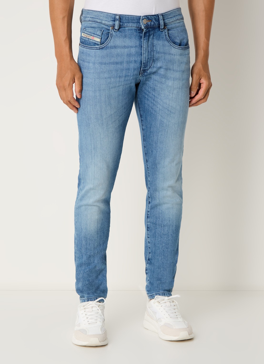 Diesel  2019 D-Strukt slim fit jeans met medium wassing - detail 2 indigo