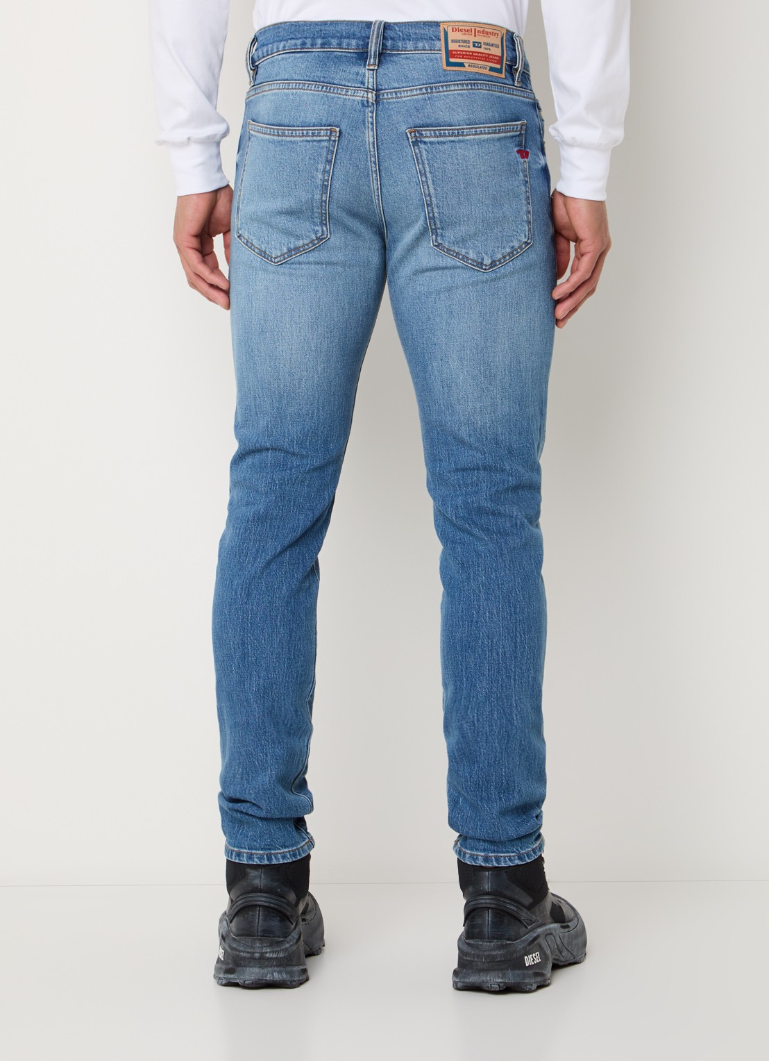 Diesel 2019 D-strukt slim fit jeans met medium wassing - achterkant indigo