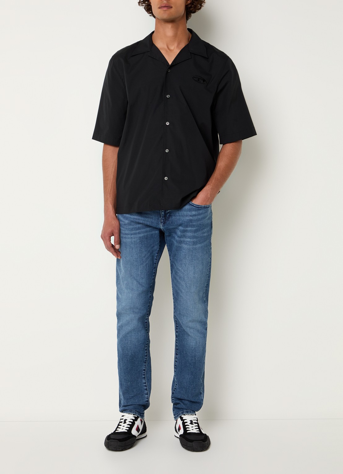 Diesel 2019 D-strukt straight fit jeans met medium wassing  - voorkant 5 indigo