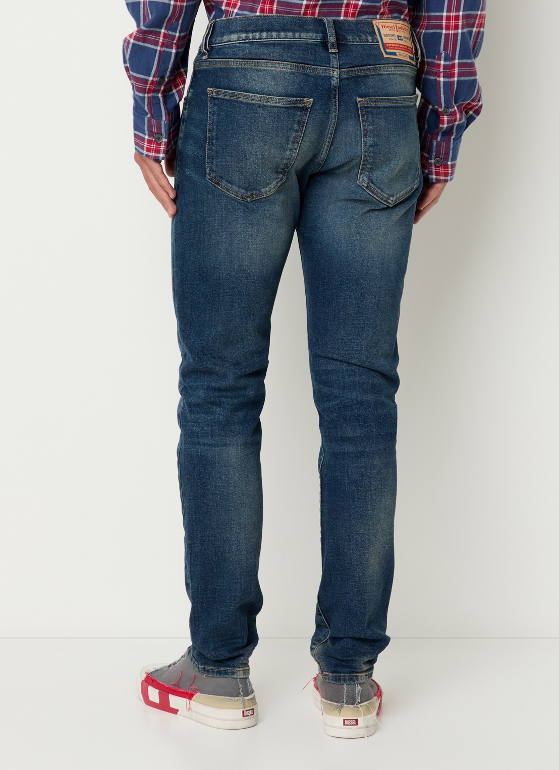 Diesel 2019 D-Strukt straight leg jeans met medium wassing - achterkant 3 indigo