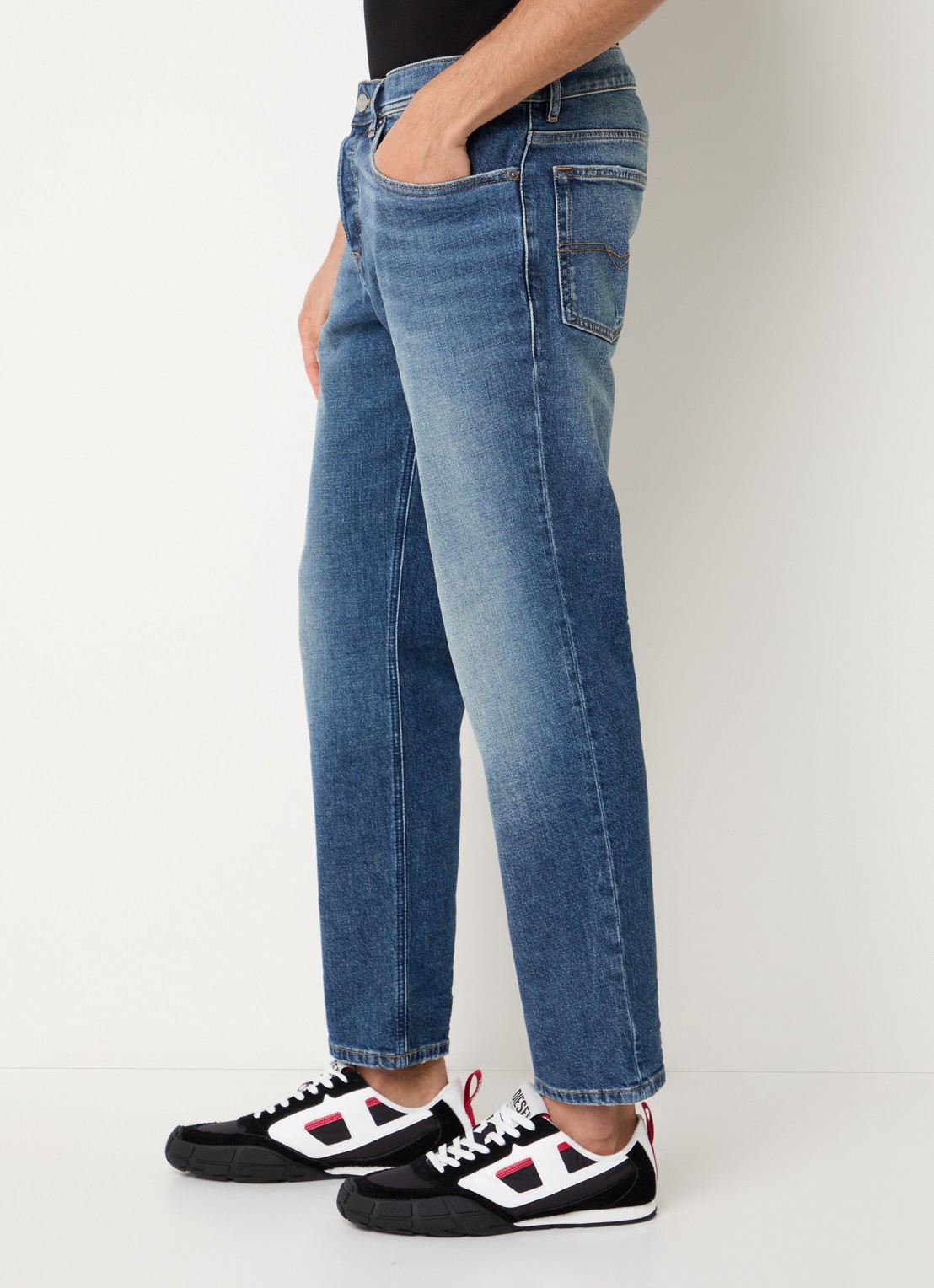 Diesel 2023 D-Finitive straight leg jeans met donkere wassing - detail 2 indigo