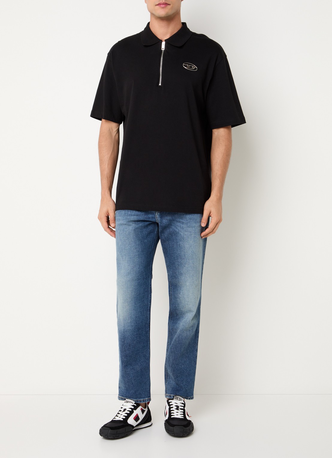 Diesel 2023 D-Finitive straight leg jeans met donkere wassing - voorkant 4 indigo