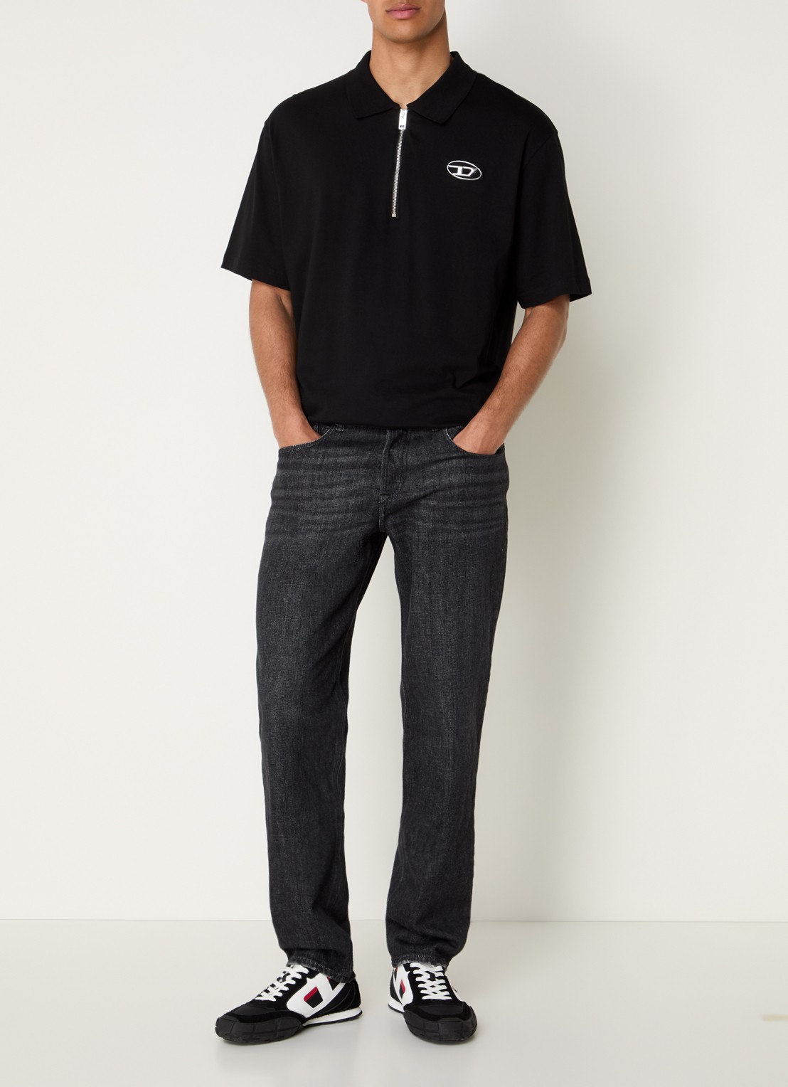 Diesel 2023 D-Finitive straight leg jeans met gekleurde wassing - voorkant 3 antraciet