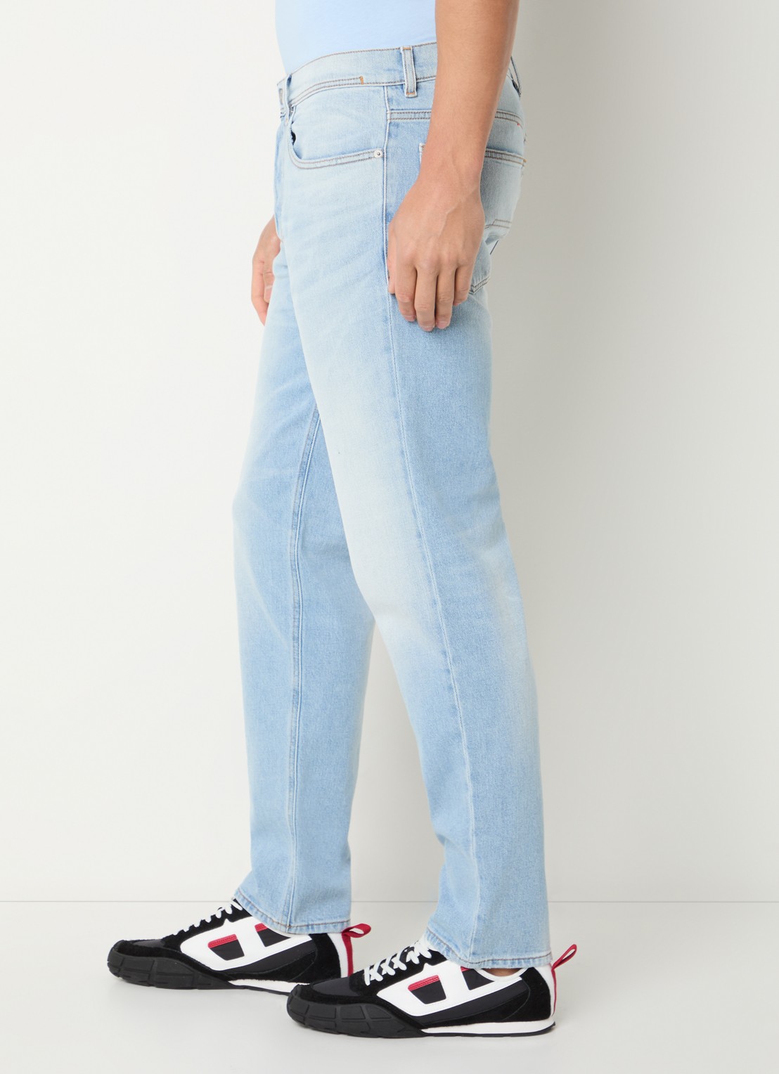 Diesel 2023 D-Finitive straight leg jeans met lichte wassing - detail 5 indigo