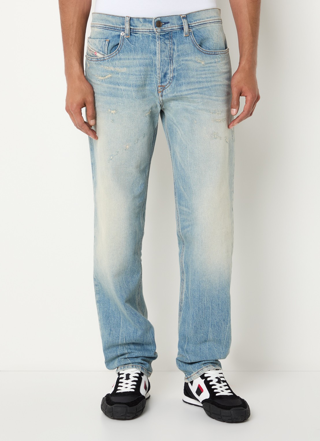 Diesel 2023 D-Finitive straight leg jeans met medium wassing - detail 2 indigo