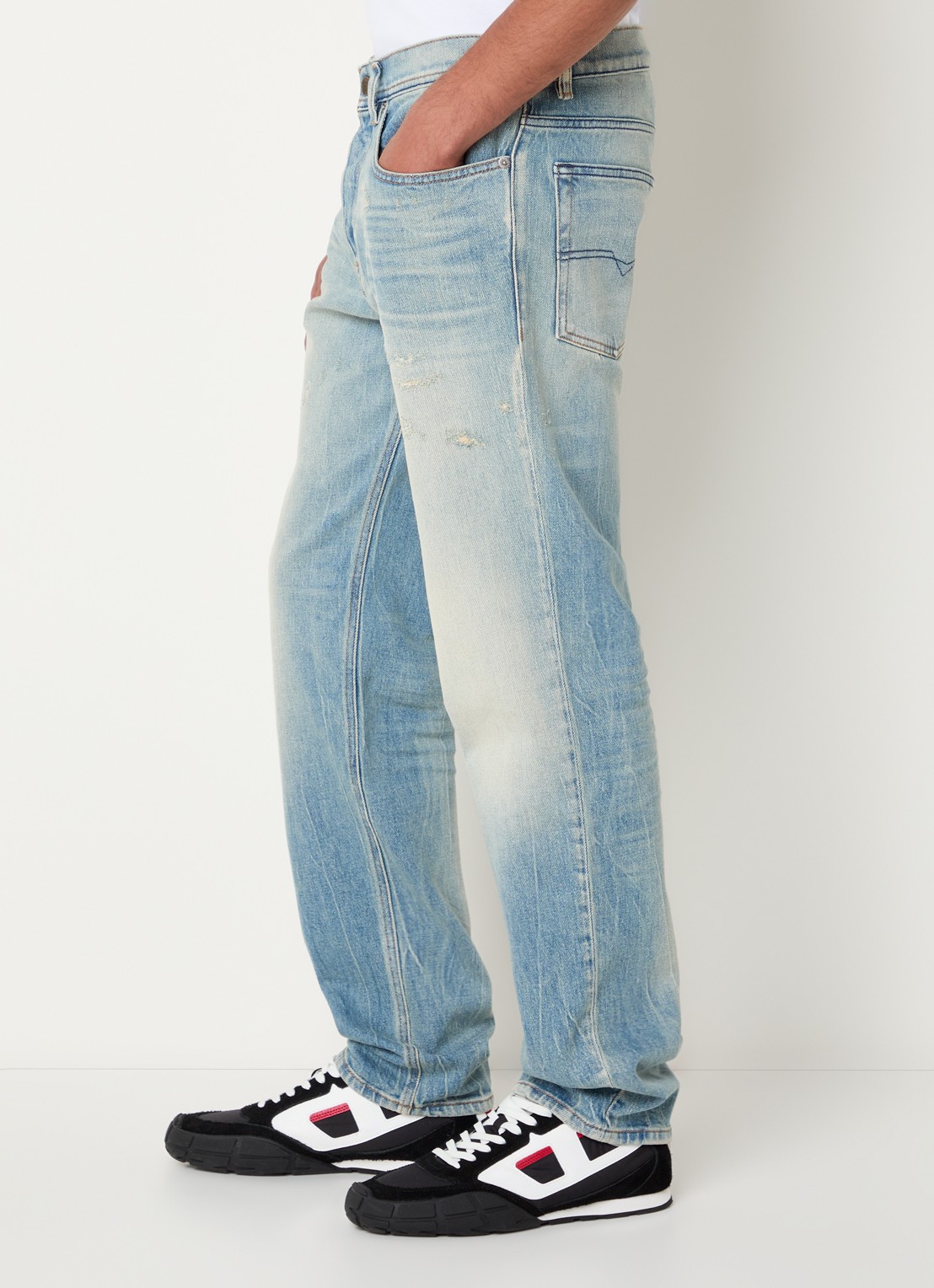 Diesel 2023 D-Finitive straight leg jeans met medium wassing - detail 3 indigo