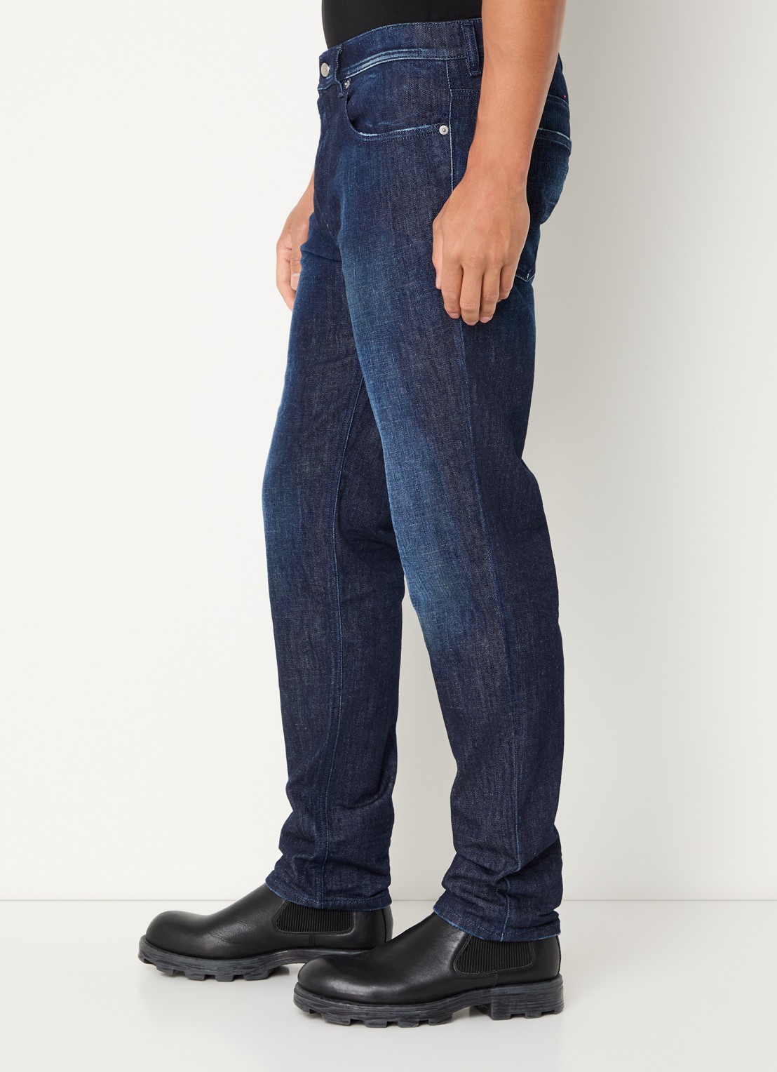 Diesel 2023 D-Finitive tapered fit jeans met donkere wassing - detail 4 indigo