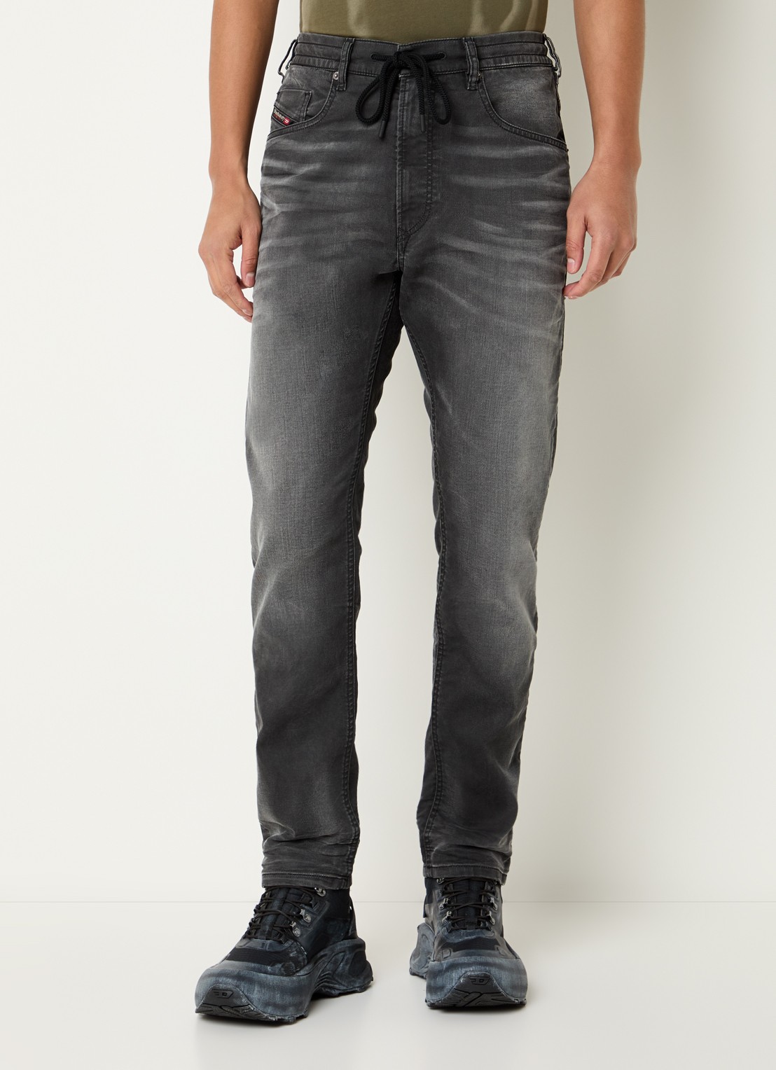 Diesel 2032 D-Krooley-B Joggjeans® slim fit jeans met gekleurde wassing - detail 2 grijs