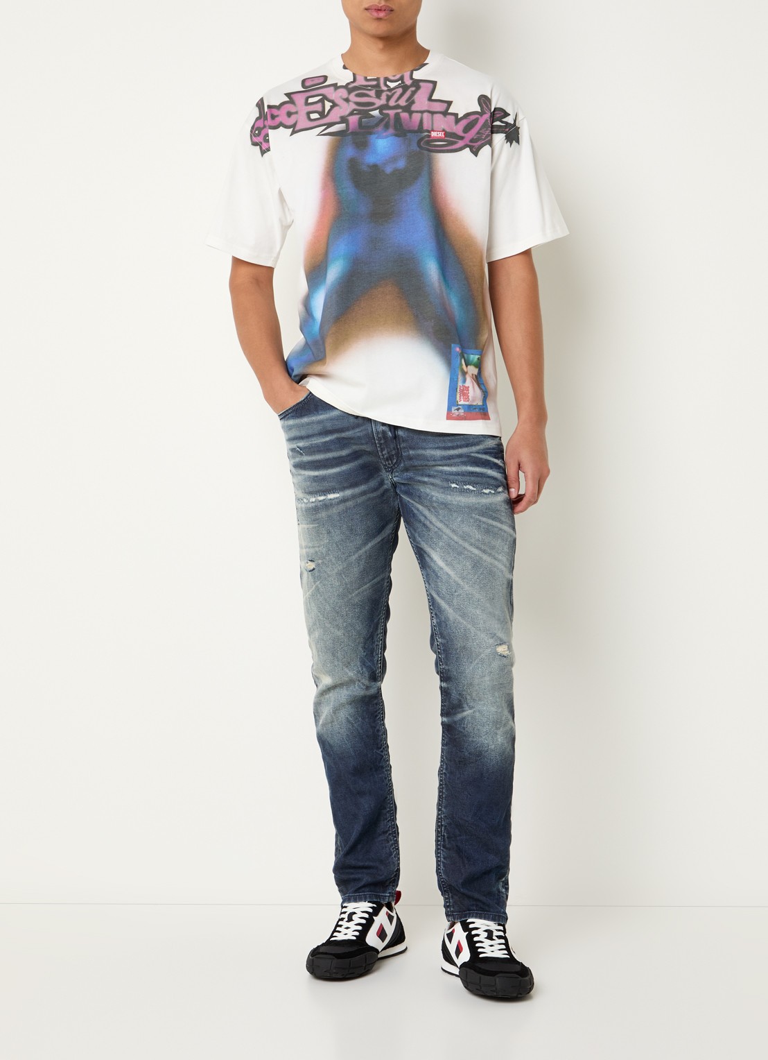 Diesel 2032 D-Krooley Joggjeans® slim fit jeans met destroyed afwerking - voorkant 2 indigo