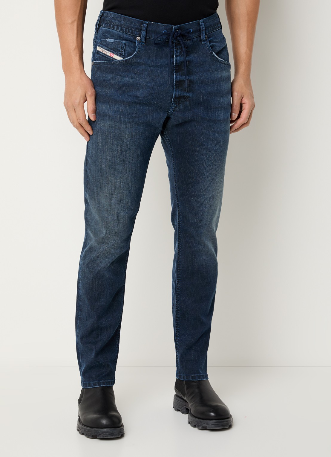Diesel 2032 D-Krooley Joggjeans® slim fit jeans met donkere wassing - detail 4 indigo