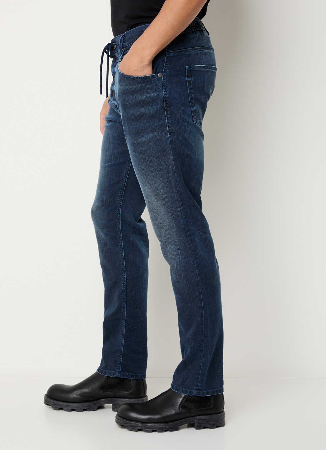 Diesel 2032 D-Krooley Joggjeans® slim fit jeans met donkere wassing - detail 5 indigo