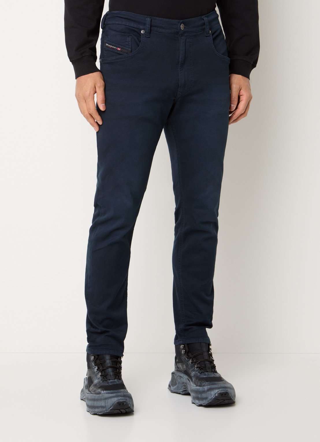 Diesel 2032 D-krooley slim fit chino met steekzakken - detail 4 donkerblauw