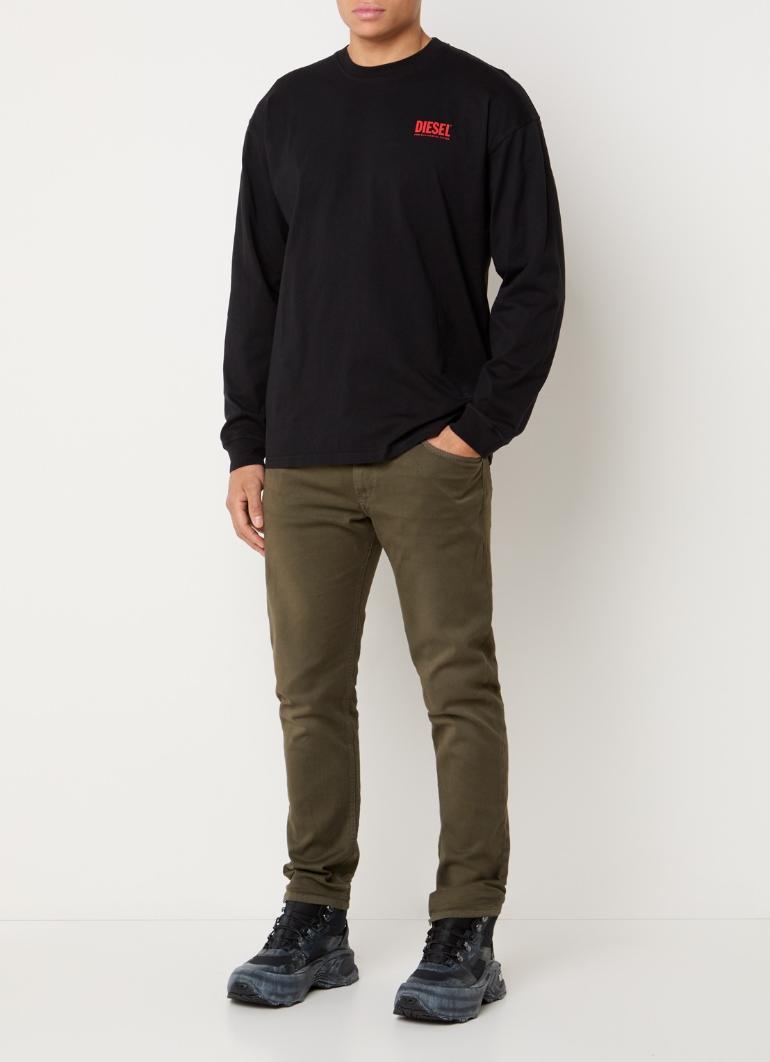 Diesel 2032 D-krooley slim fit chino met steekzakken - voorkant 3 mosgroen