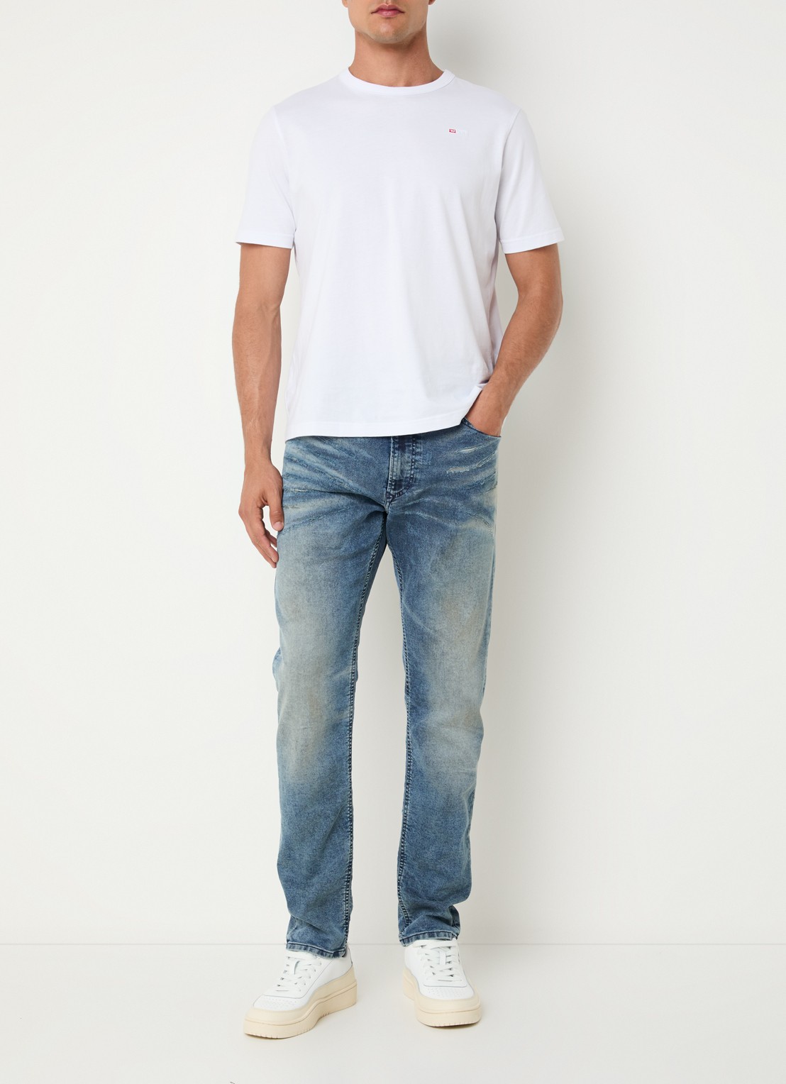Diesel 2032 D-krooley slim fit jeans  - voorkant 5 indigo