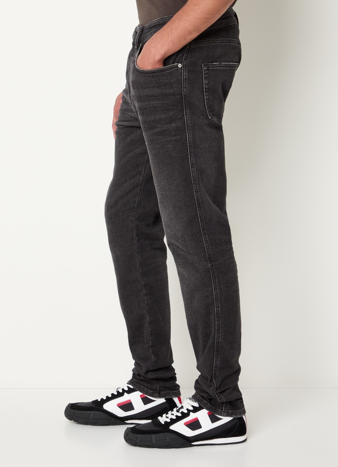 Diesel 2062 D-Strukt slim fit jeans met gekleurde wassing - detail 2 antraciet