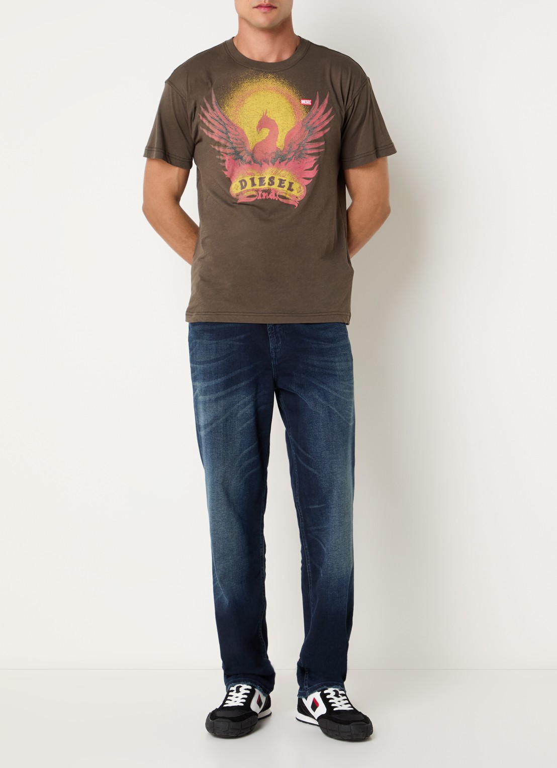 Diesel 2090 D-Veekley Joggjeans® straight fit jeans met donkere wassing - voorkant 3 grijsmele