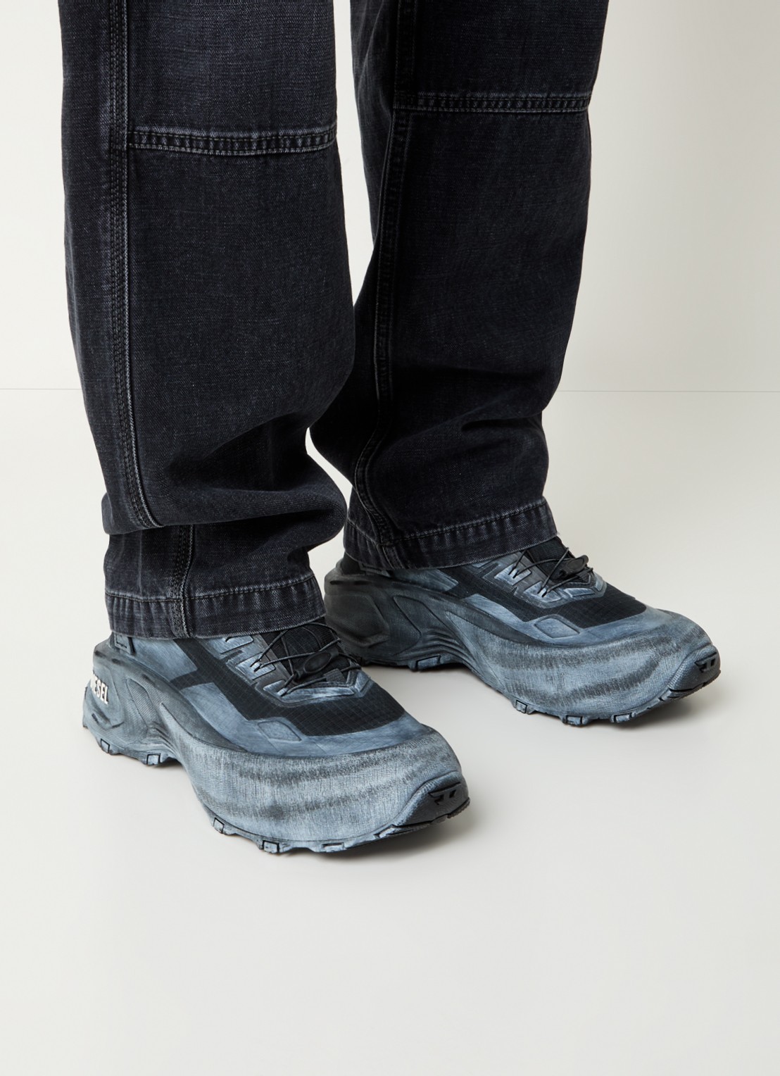 Diesel D-Cage sneaker met logo - voorkant 3 grijs