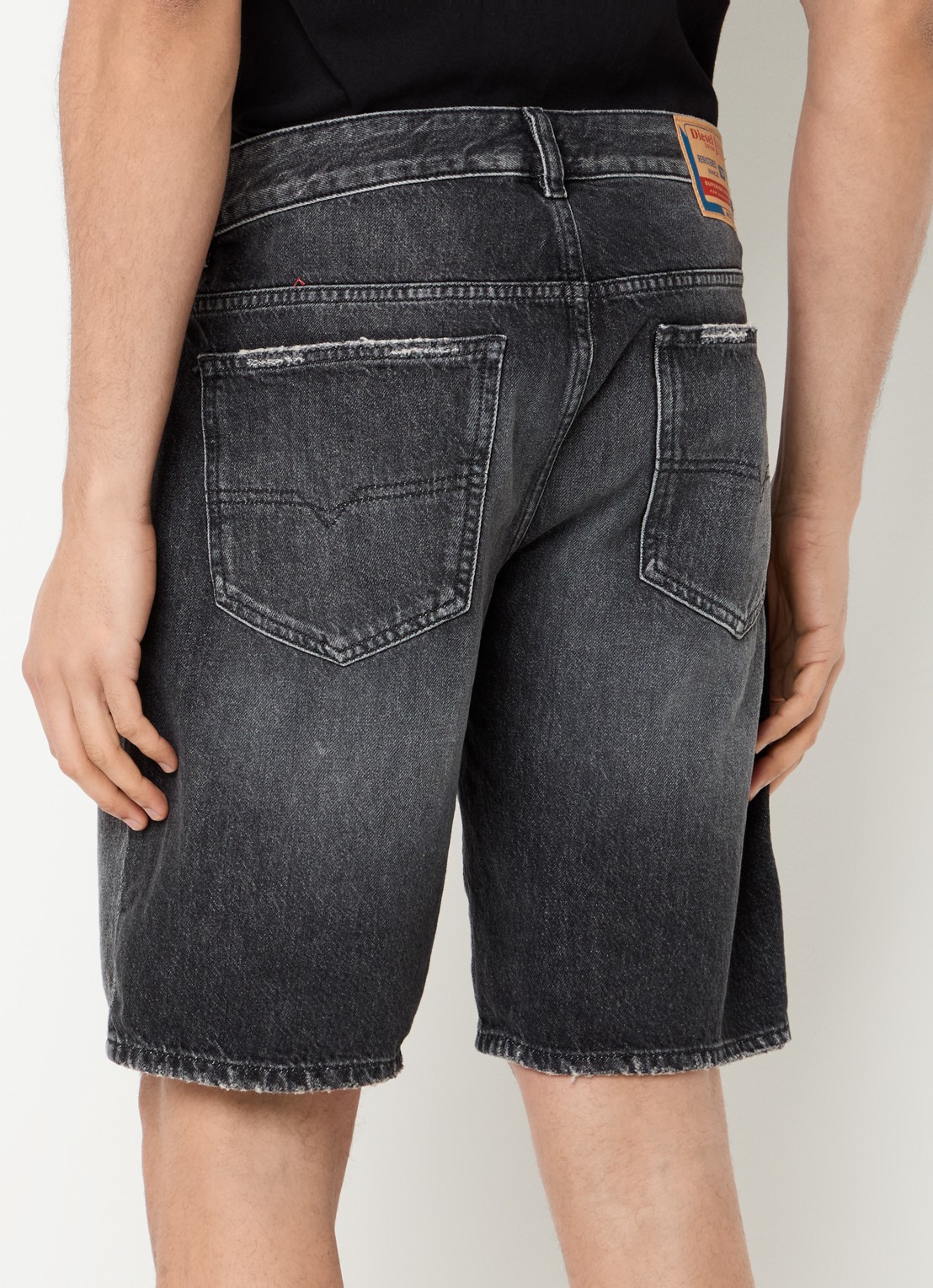 Diesel D-Fin straight fit korte broek van denim met gekleurde wassing - achterkant zwart