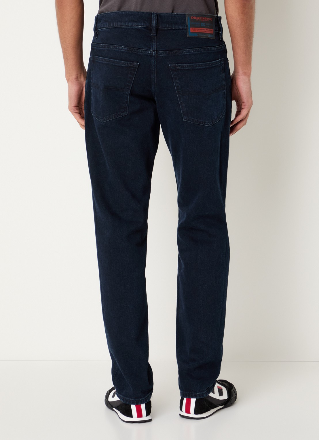 Diesel D-Finitive slim fit jeans met donkere wassing  - achterkant 3 indigo
