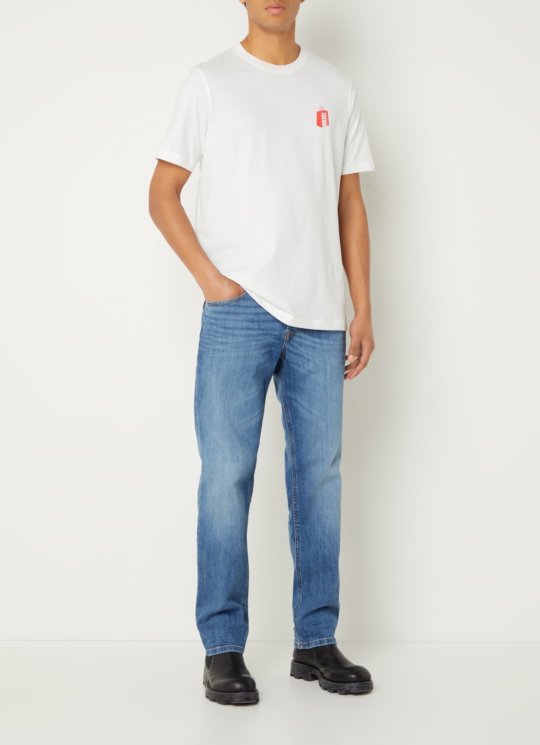 Diesel D-Finitive straight leg jeans met medium wassing - voorkant 2 indigo