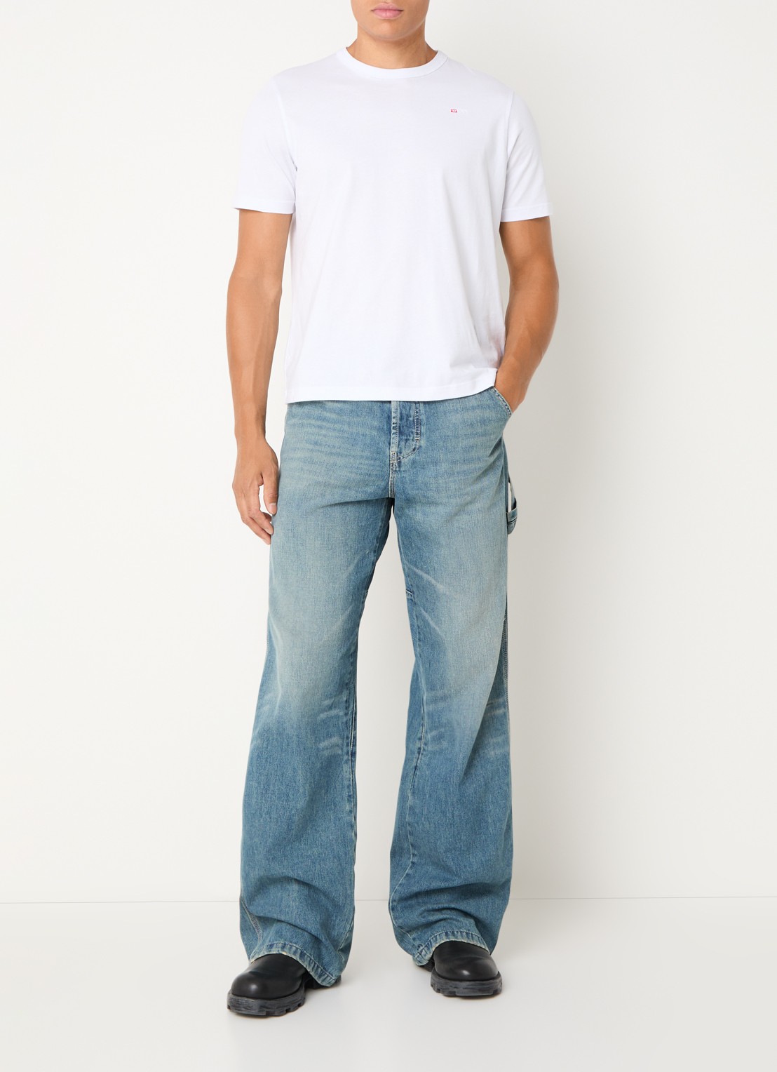 Diesel D-Livery-W loose fit jeans met medium wassing - voorkant 3 indigo