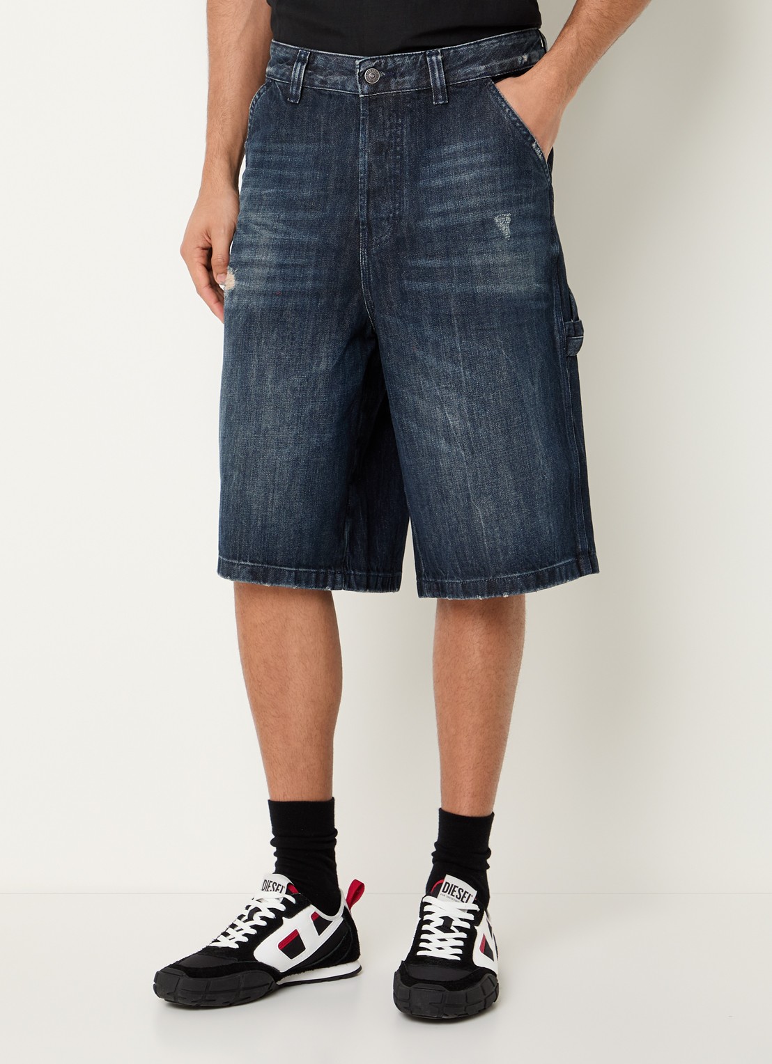 Diesel D-Livery-W loose fit korte broek van denim met donkere wassing - detail 4 indigo