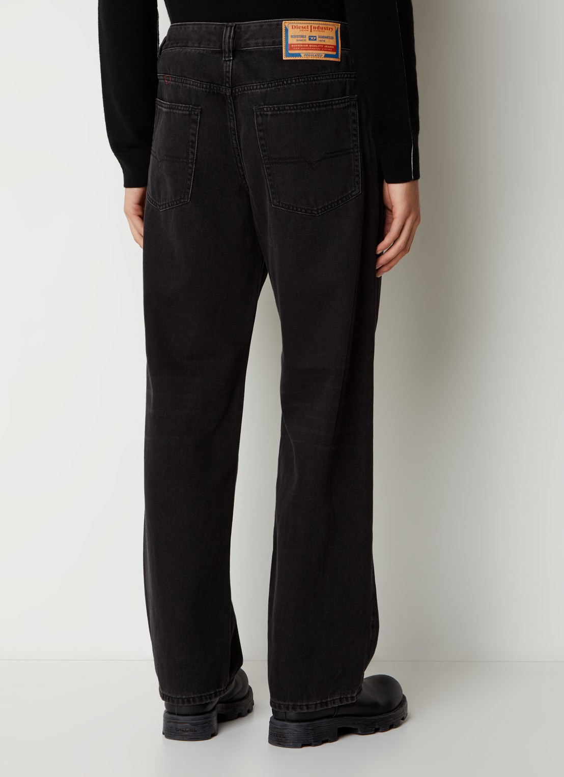 Diesel D-macro straight leg jeans met gekleurde wassing - achterkant 3 zwart