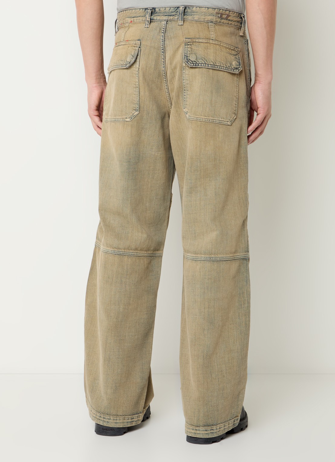 Diesel D-Shift loose fit jeans met verwassen afwerking opgestikte zakken - achterkant khaki