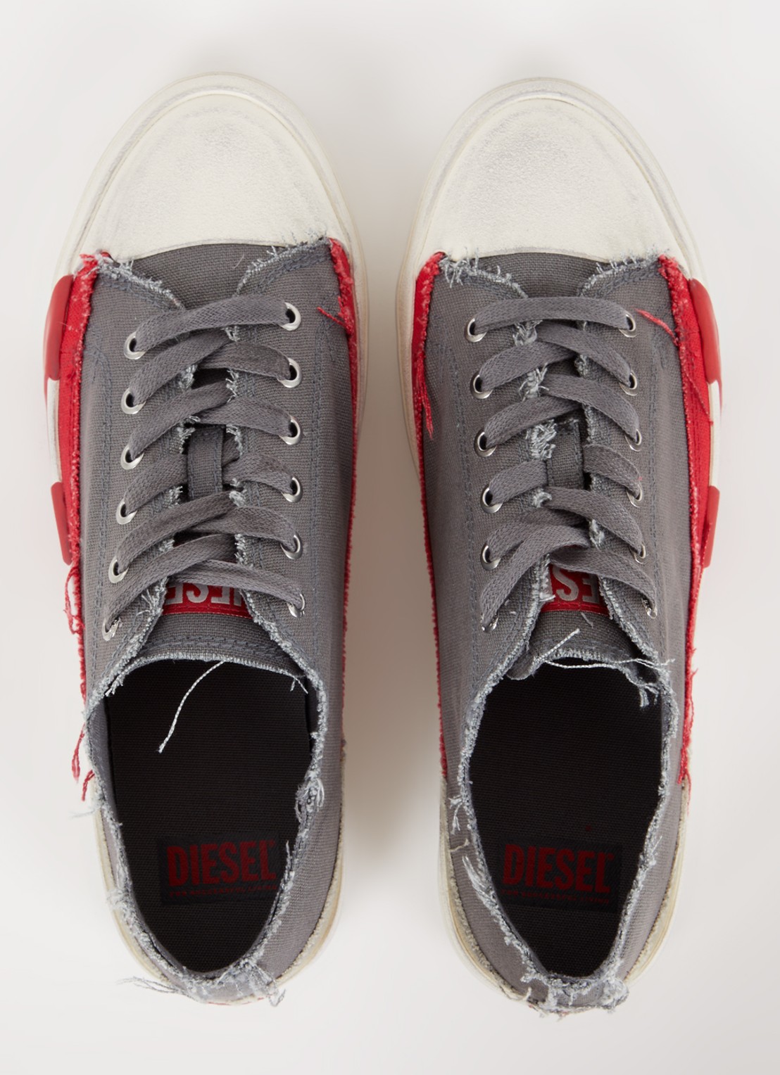 Diesel D-verse Low sneaker van canvas met destroyed afwerking - detail 4 middengrijs